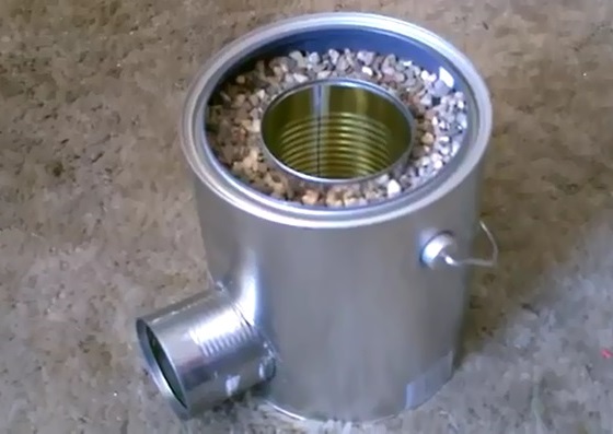 Rocket_Stove_With_Cans_3